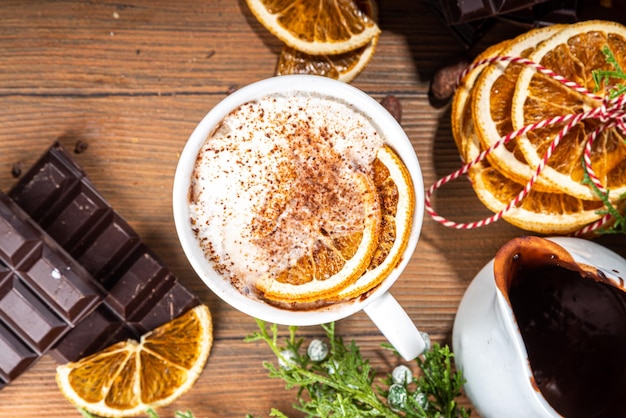 Oranje warme chocolademelk