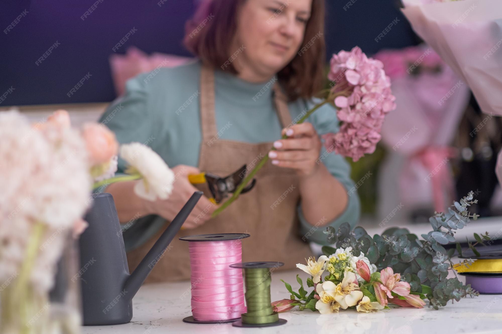 Premium Photo Ordering flowers online flower shop make colorful
