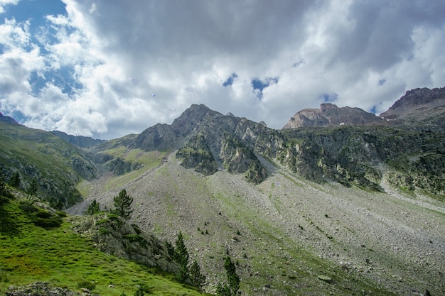 Photo ordesa natural park in the spanish pyreness (aragon, spain)