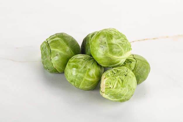 Photo organic raw cabbage brussels sprout