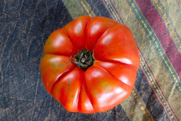 Photo organic and red tomato background