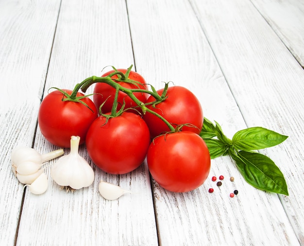Organic tomatoes and garlic