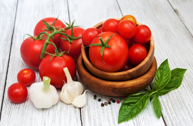Organic tomatoes and garlic