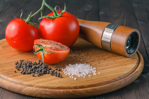 Organic tomatoes with papper, sea salt