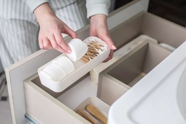 Organization of bathroom amenities tidying up