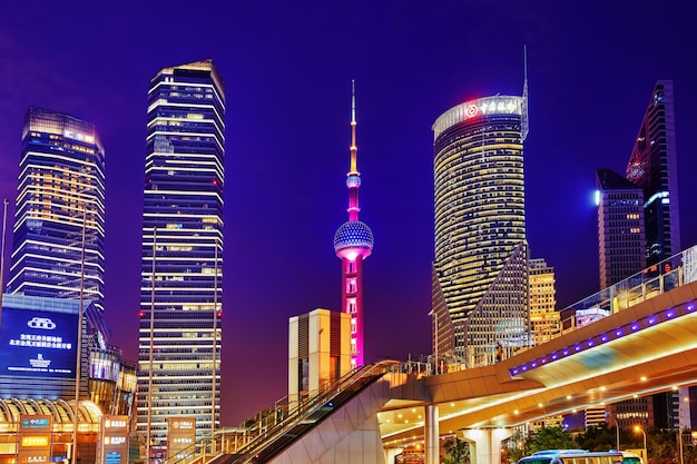 Photo oriental pearl tower shanghai's tallest buildings china