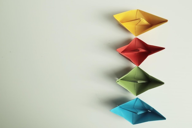 Foto barca di carta origami