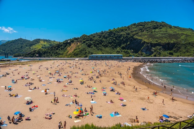 6월의 여름 오후 위에서 본 오리오 해변 산세바스티안에서의 여행