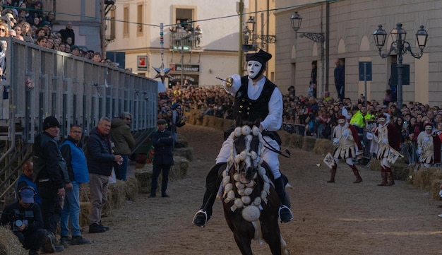 Photo oristano sardinia italy february 9th 2024 riders of the sartiglia race directed by su componidori