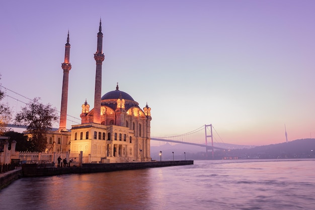 Ortakoy-moskee in Istanbul, Turkije