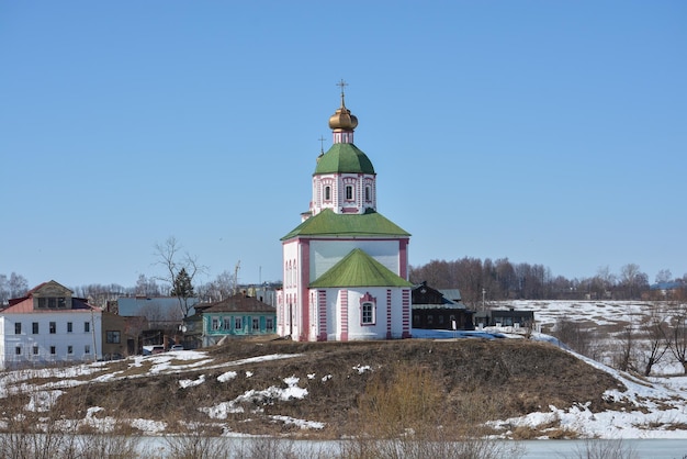 православная церковь весной