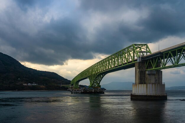 Oshima Bridge Een brug die het belangrijkste eiland van Japan, Honshu, verbindt met het eiland SuoOshima in Yamaguch.