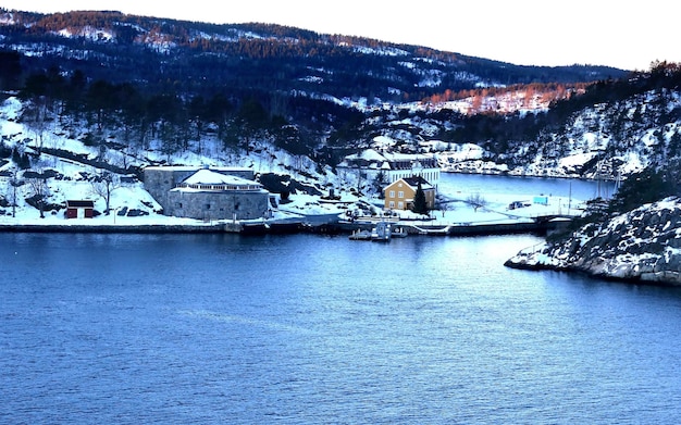 Foto il fiordo di oslo come interesse turistico da una nave da crociera