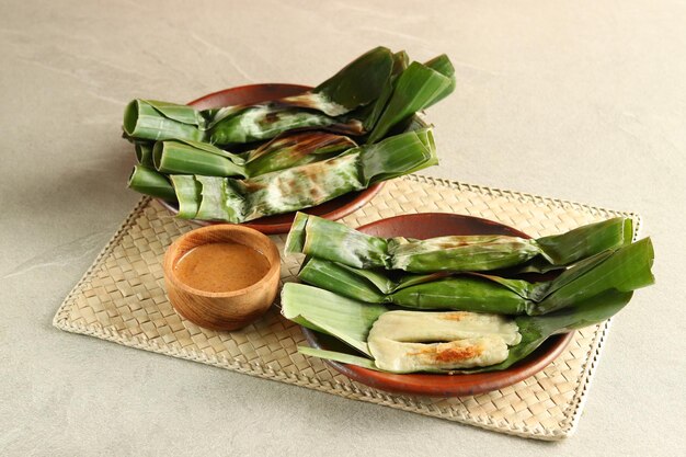 Otak otak Palembang. Traditioneel eten uit Palembang is een soort snack van gegrilde viskoekjes