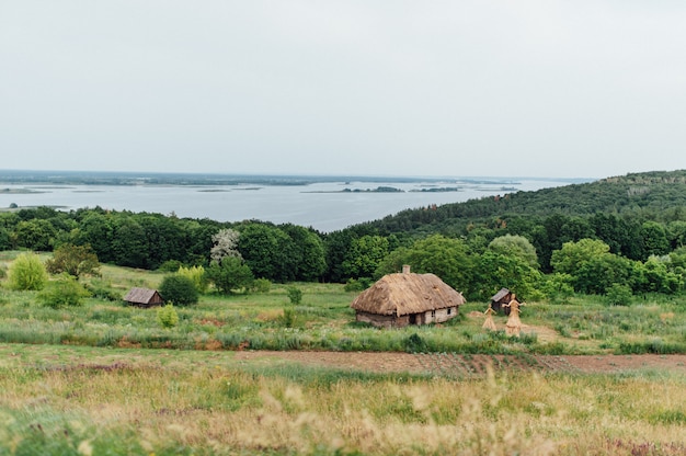 Oud blokhuis in berg - Oekraïne