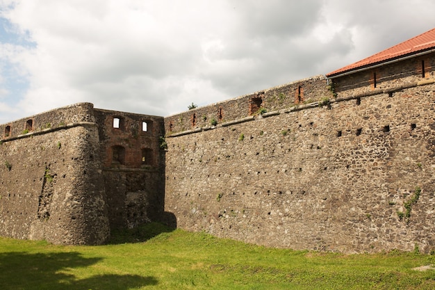 Oud fort met een bastion in Uzhgorod, Oekraïne