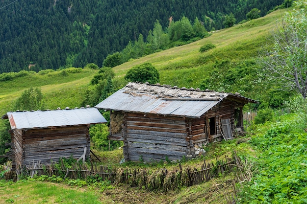 Oud houten huis in Savsat, provincie Artvin, Turkije