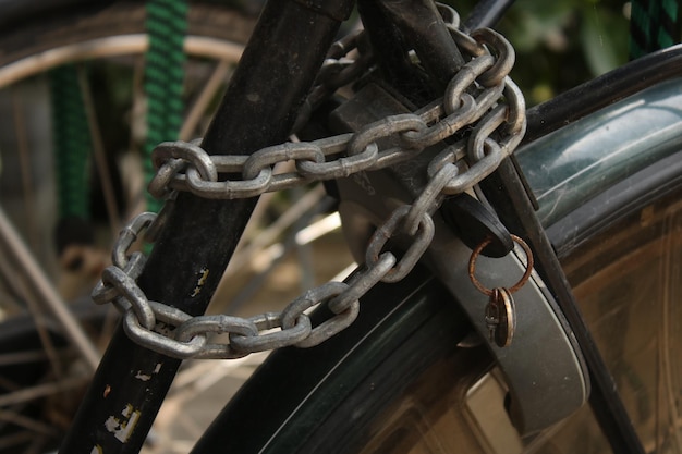 Foto oud kettingslot van een fiets