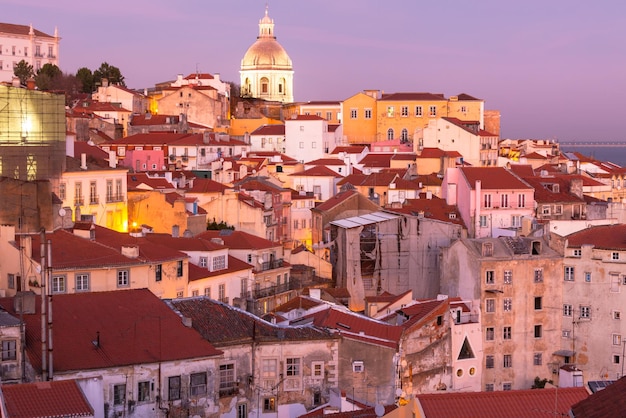 Oud Lissabon bij zonsondergang