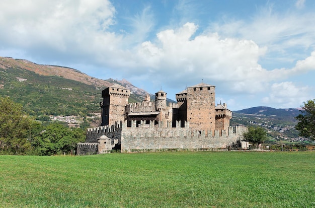 Oud mooi Fenis-kasteel in Italië