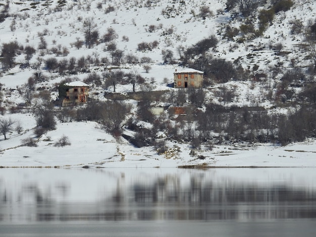 Oud verlaten dorp in León Spanje