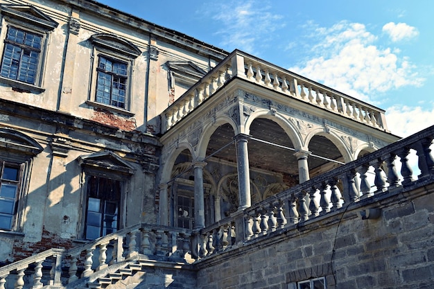 Oude architectuur. Kasteel Pidhirtsi in Podhorcach, residentieel kasteel-fort gelegen in het dorp Pidhirtsi in Lviv Oblast (provincie) West-Oekraïne.