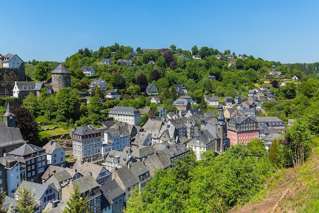 Oude binnenstad van Monschau met vakwerkhuizen