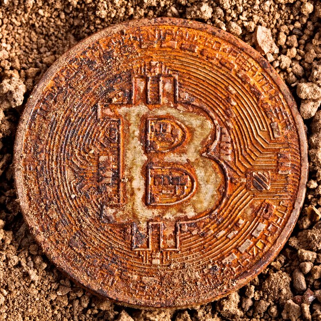 Oude bitcoin op de grond