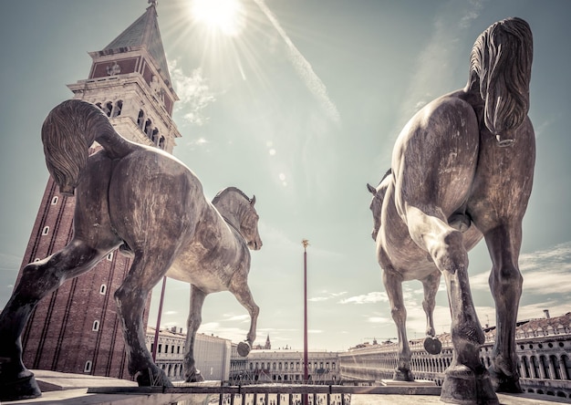 Oude bronzen paarden op het San Marcoplein in Venetië