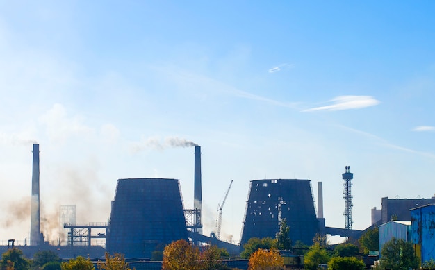 Oude chemische fabriek van pijpenrook