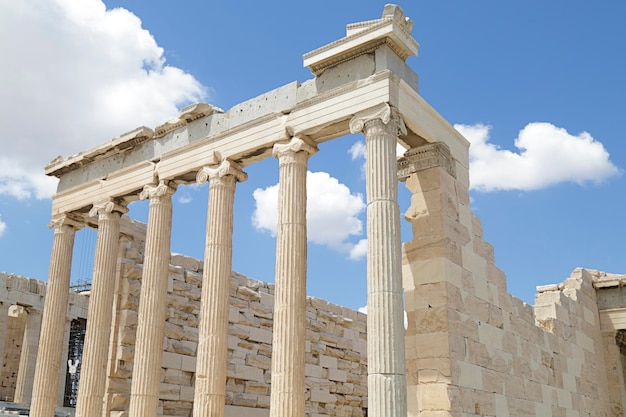 Oude Erechtheion-tempel op de Akropolis-heuvel in Athene, Griekenland