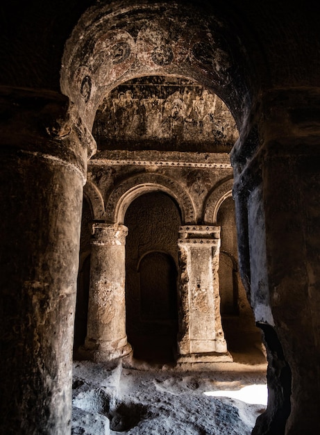 Oude freska's van het verbazingwekkende Selime-klooster in Cappadocië, Turkije
