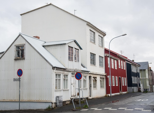 Oude gebouwen in het stadscentrum van Reykjavik, de IJslandse hoofdstad