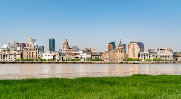 Foto oude gebouwen op de bund van shanghai