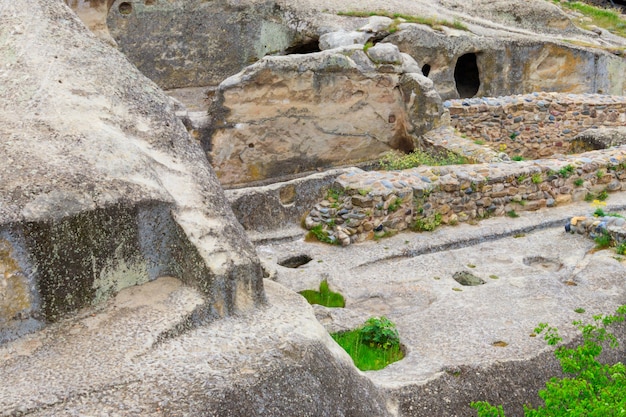 Oude grotstad Uplistsikhe in de bergen van de Kaukasus, Georgië