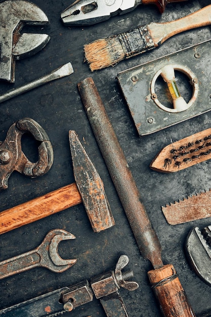 Oude hardware-gereedschappen mechanische gereedschappen voor het onderhoud hardware-gerechtsmiddelen voor het repareren van technische achtergrond