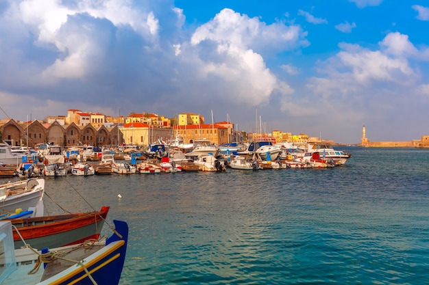 Oude haven in de ochtend, Chania, Kreta, Griekenland