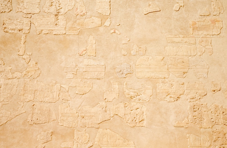 Oude hiërogliefen op de muur