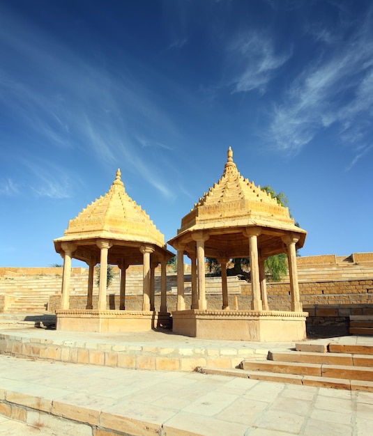 Oude jain-cenotaaf in Jaisalmer, India