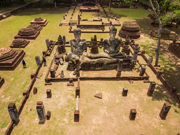 Foto oude kasteel uitzicht vanaf drone