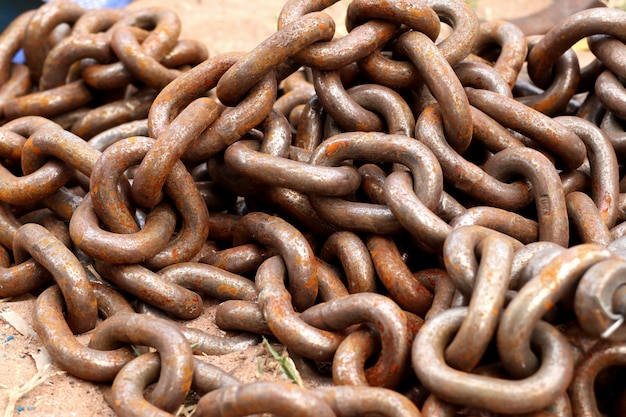 Oude ketting op de markt