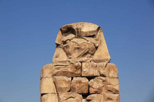 Oude kolossen van Memnon in Egypte, Luxor