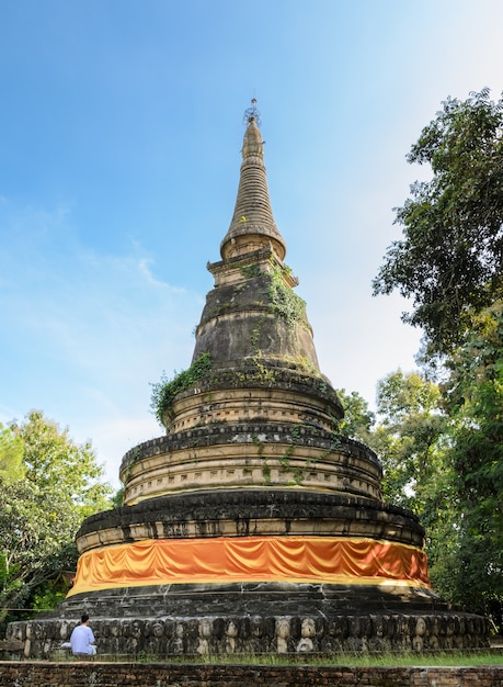 Oude pagode van wat umong-tempel in chiang mai, thailand