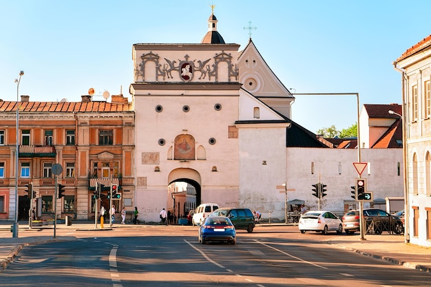 Oude poort van de dageraad in de oude stad in Vilnius, Litouwen