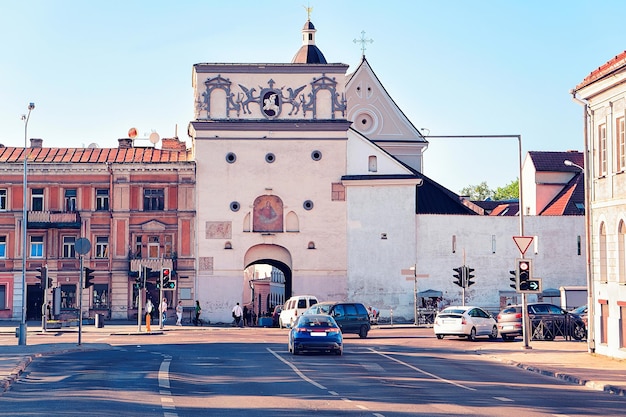 Oude poort van de dageraad in de oude stad in Vilnius, Litouwen