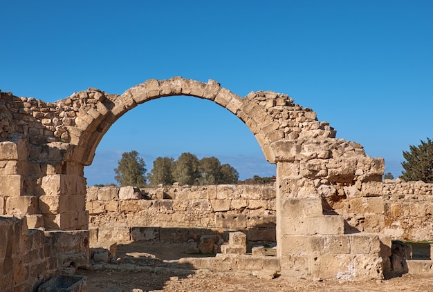 Oude Romeinse bogen, het archeologische park van Paphos in Cyprus