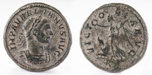 Oude Romeinse koperen munt van keizer Aureliaan. Denarius.