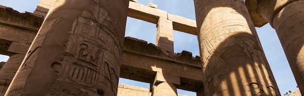 Oude ruïnes van de Karnak-tempel in Luxor, Thebe, Egypte Het grootste tempelcomplex uit de oudheid