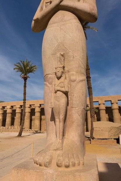 Oude ruïnes van de Karnak-tempel in Luxor, Thebe, Egypte Het grootste tempelcomplex uit de oudheid