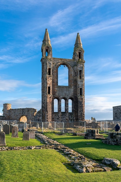 Oude ruïnes van St Andrew's Cathedral in de regio St Andrews Fife